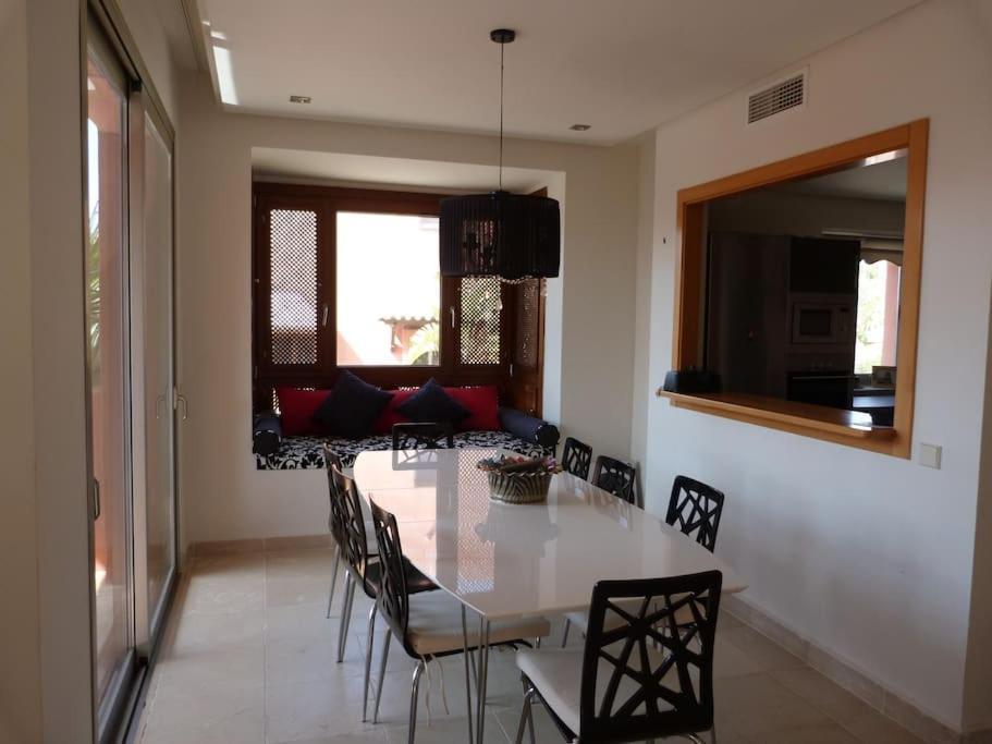 Luxurious Townhouse With Sea Views Villa Manilva Kültér fotó