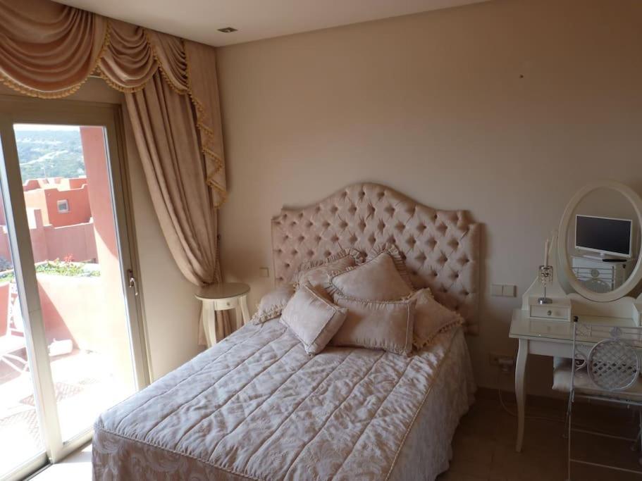 Luxurious Townhouse With Sea Views Villa Manilva Kültér fotó